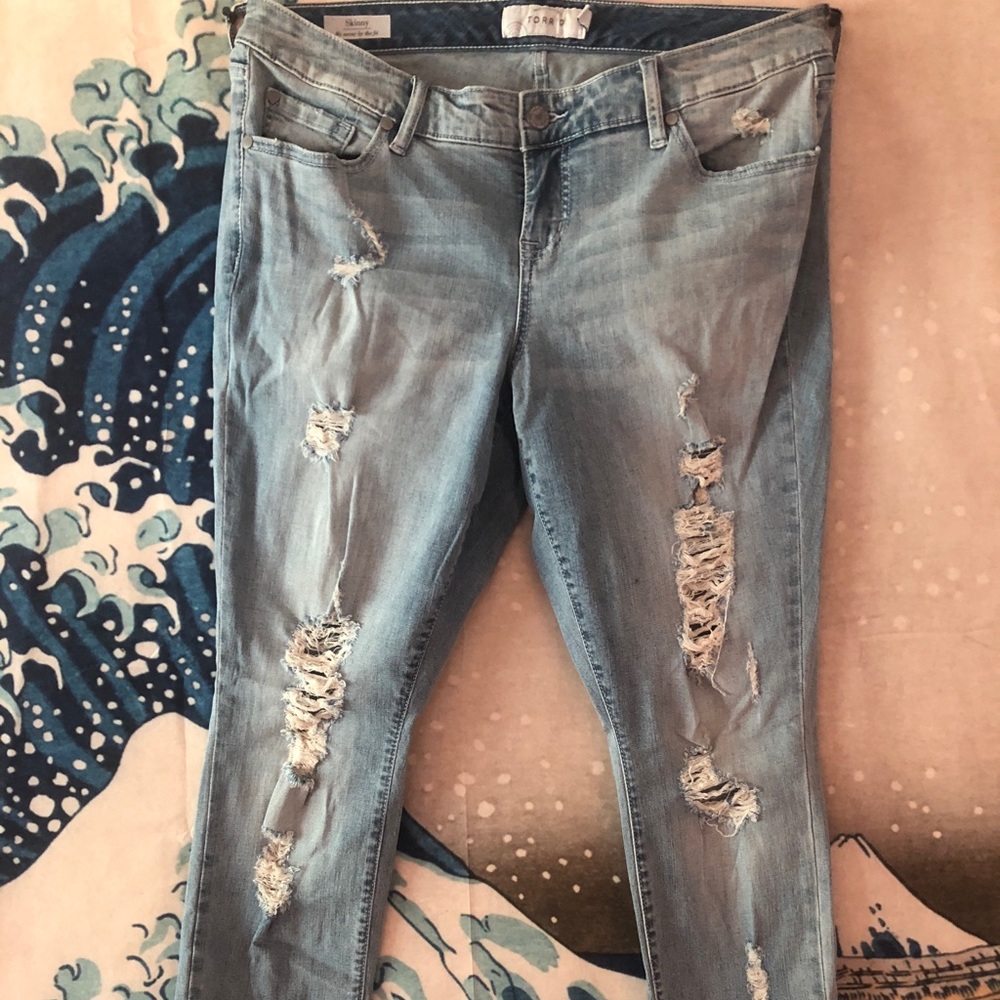 NEW Torrid Jeans, size 14, ripped skinny